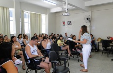 Coordenadora de Extensão e Cultura da FDV ministra palestras para professores em Coimbra
