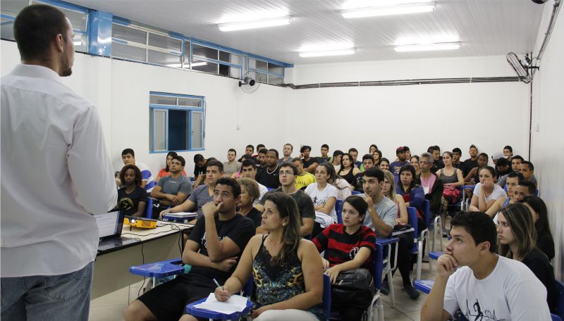 Palestra sobre suplementos alimentares